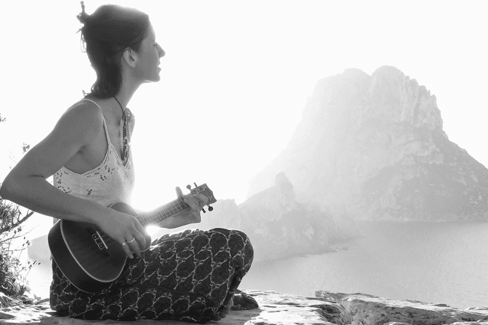 Sunday Flow Yoga & Chanting (with Maria Giulia)