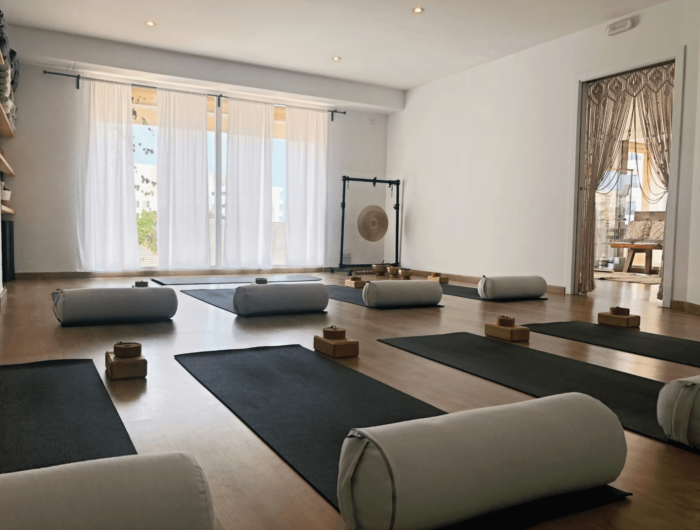 Yin Yoga (with Elena)